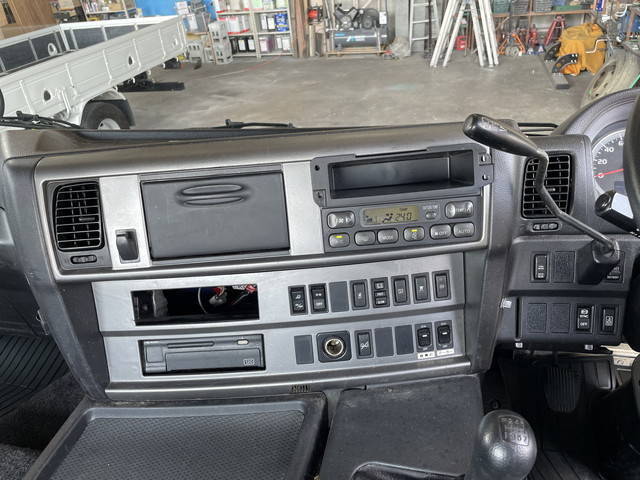 日野プロフィアトレーラーヘッド（トラクターヘッド）大型（10t）[写真35]