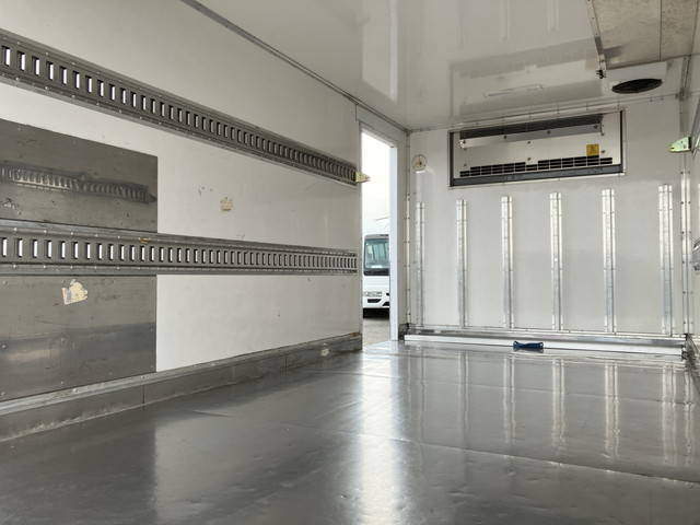 三菱ふそうキャンター冷凍車（冷蔵車）小型（2t・3t）[写真12]