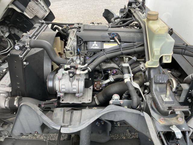 三菱ふそうキャンター冷凍車（冷蔵車）小型（2t・3t）[写真24]