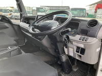 三菱ふそうキャンター冷凍車（冷蔵車）小型（2t・3t）[写真32]