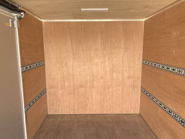 三菱ふそうキャンターアルミバン小型（2t・3t）[写真10]