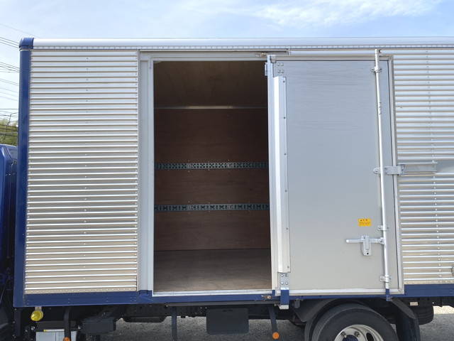 三菱ふそうキャンターアルミバン小型（2t・3t）[写真11]