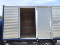 三菱ふそうキャンターアルミバン小型（2t・3t）[写真12]