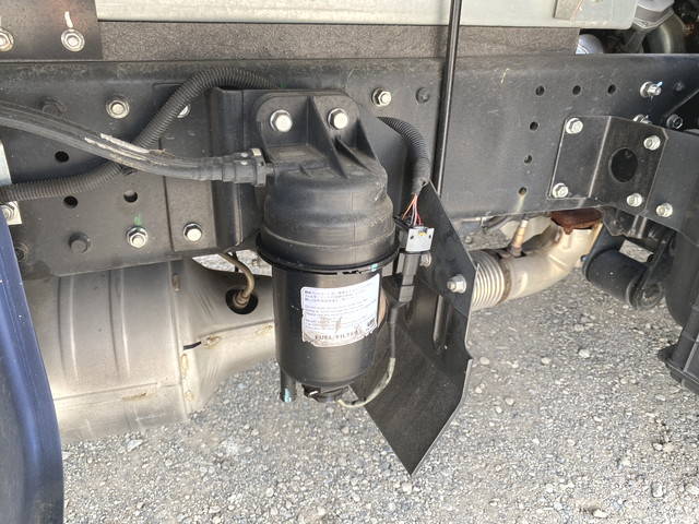 三菱ふそうキャンターアルミバン小型（2t・3t）[写真15]