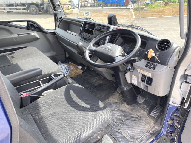 三菱ふそうキャンターアルミバン小型（2t・3t）[写真18]