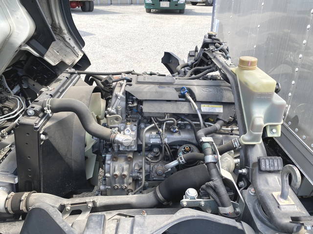 三菱ふそうキャンターアルミバン小型（2t・3t）[写真23]