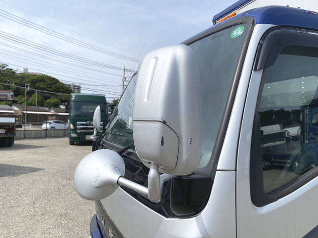 三菱ふそうキャンターアルミバン小型（2t・3t）[写真32]