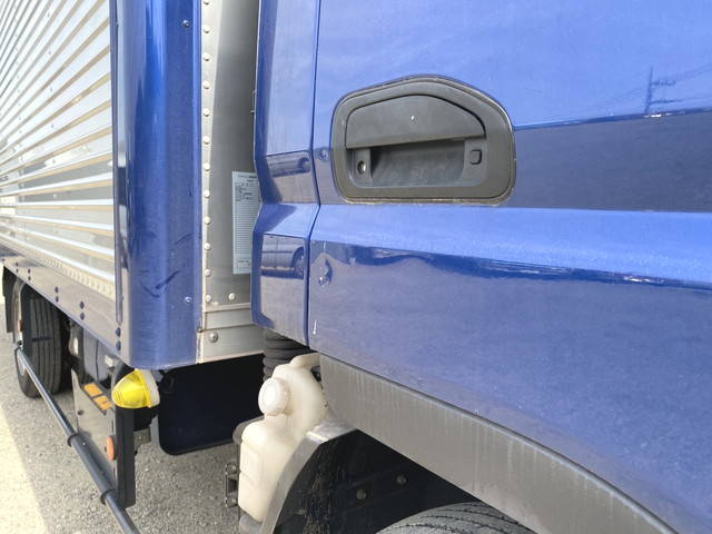 三菱ふそうキャンターアルミバン小型（2t・3t）[写真33]