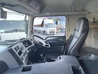 三菱ふそうスーパーグレートアルミウイング大型（10t）[写真11]