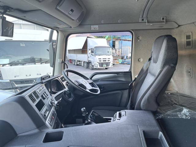 三菱ふそうスーパーグレートアルミウイング大型（10t）[写真15]