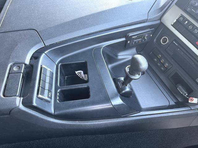 三菱ふそうスーパーグレートアルミウイング大型（10t）[写真19]