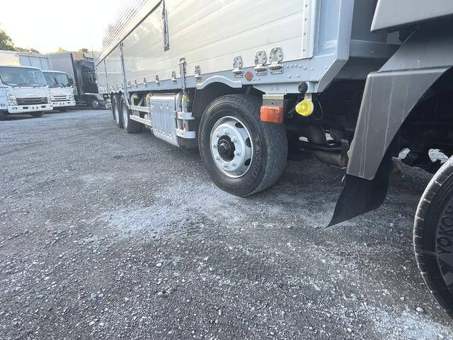 三菱ふそうスーパーグレートアルミウイング大型（10t）[写真30]