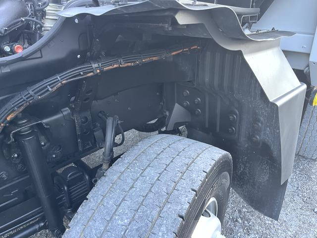 三菱ふそうスーパーグレートアルミウイング大型（10t）[写真37]