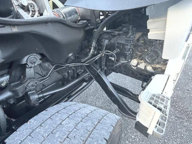 三菱ふそうスーパーグレートアルミウイング大型（10t）[写真40]