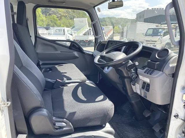 三菱ふそうキャンターダブルキャブ（Wキャブ）小型（2t・3t）[写真17]