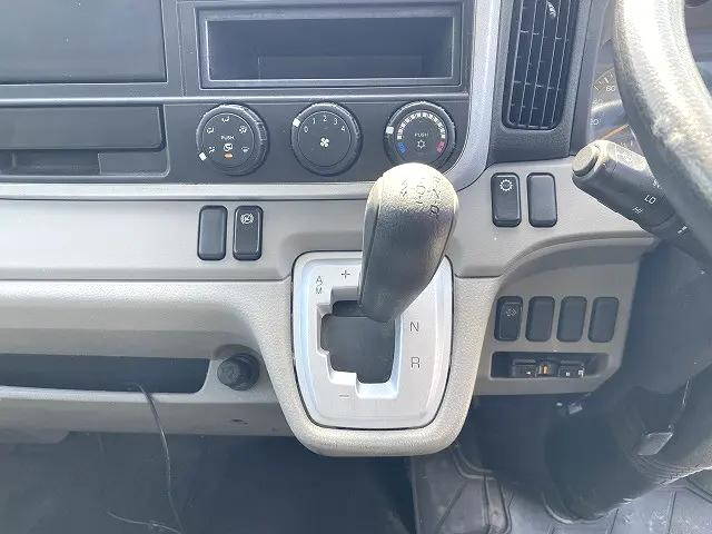 三菱ふそうキャンターダブルキャブ（Wキャブ）小型（2t・3t）[写真21]