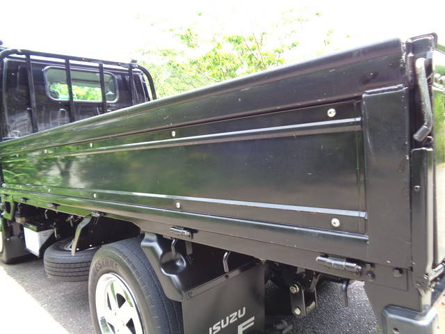 いすゞエルフ平ボディ小型（2t・3t）[写真15]