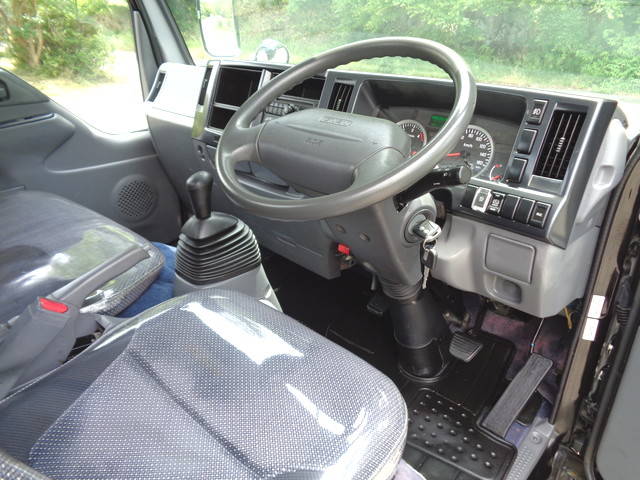 いすゞエルフ平ボディ小型（2t・3t）[写真27]