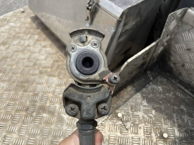 三菱ふそうスーパーグレートトレーラーヘッド（トラクターヘッド）大型（10t）[写真12]