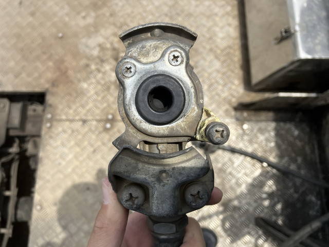 三菱ふそうスーパーグレートトレーラーヘッド（トラクターヘッド）大型（10t）[写真13]