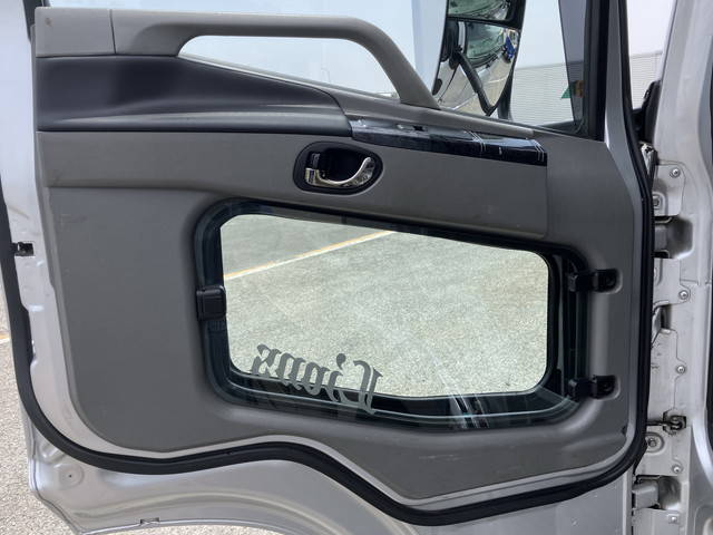 三菱ふそうスーパーグレートトレーラーヘッド（トラクターヘッド）大型（10t）[写真24]