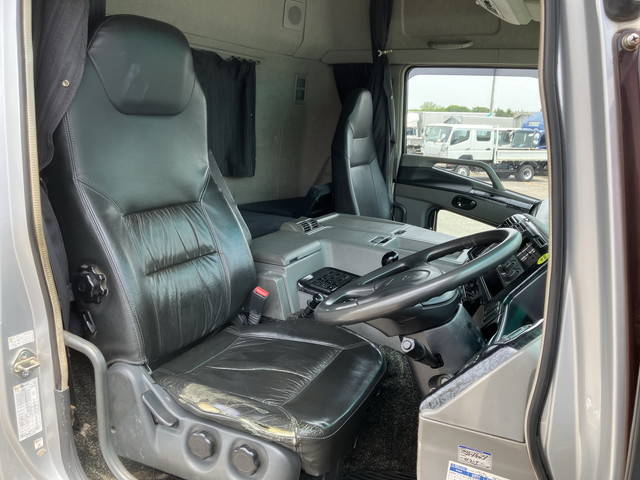 三菱ふそうスーパーグレートトレーラーヘッド（トラクターヘッド）大型（10t）[写真28]