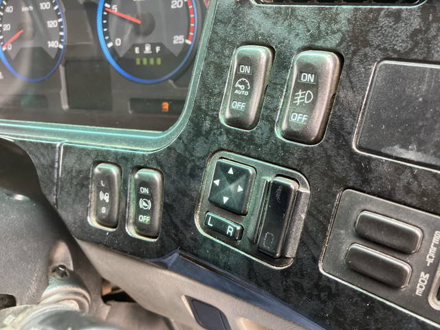 三菱ふそうスーパーグレートトレーラーヘッド（トラクターヘッド）大型（10t）[写真34]