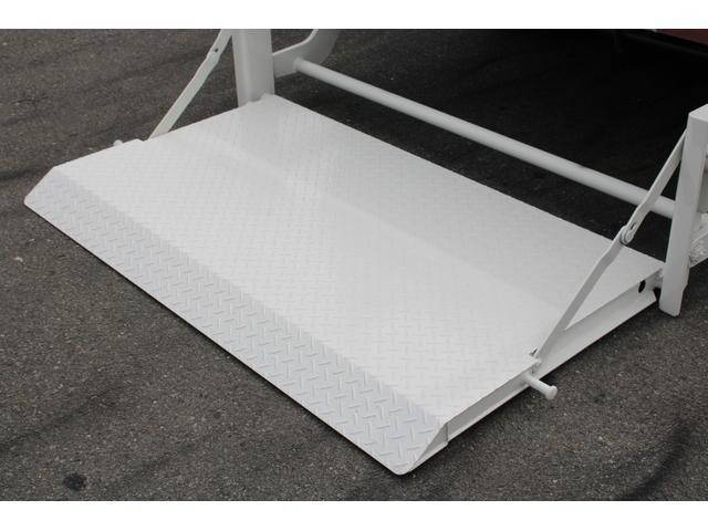 トヨタトヨエース平ボディ小型（2t・3t）[写真18]