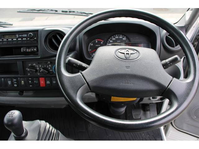 トヨタトヨエース平ボディ小型（2t・3t）[写真27]