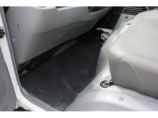 トヨタトヨエース平ボディ小型（2t・3t）[写真36]