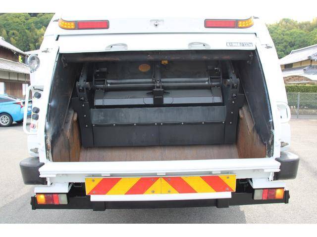 三菱ふそうファイターパッカー車（塵芥車）増トン（6t・8t）[写真14]