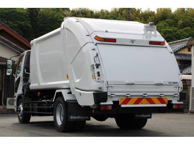 三菱ふそうファイターパッカー車（塵芥車）増トン（6t・8t）[写真02]