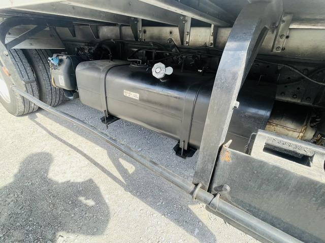 三菱ふそうキャンターアルミバン小型（2t・3t）[写真11]