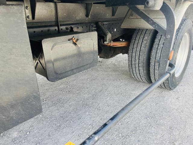 三菱ふそうキャンターアルミバン小型（2t・3t）[写真16]