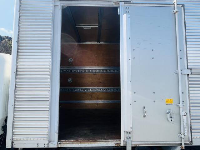 三菱ふそうキャンターアルミバン小型（2t・3t）[写真18]