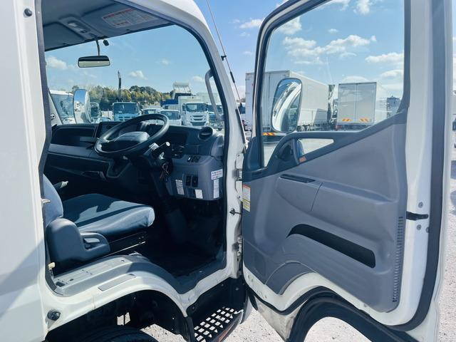 三菱ふそうキャンターアルミバン小型（2t・3t）[写真21]