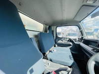 三菱ふそうキャンターアルミバン小型（2t・3t）[写真25]