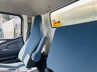 三菱ふそうキャンターアルミバン小型（2t・3t）[写真35]