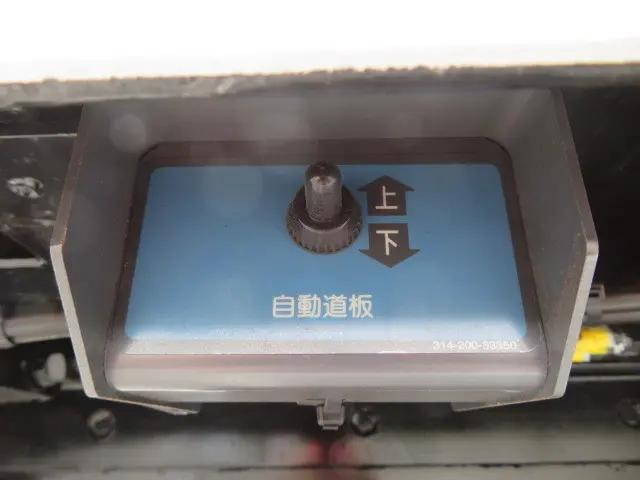 日野プロフィアセーフティローダー大型（10t）[写真31]