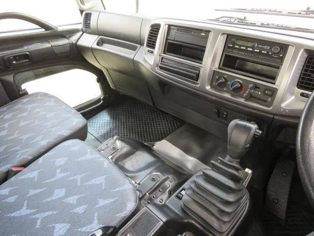 日野レンジャーパッカー車（塵芥車）中型（4t）[写真12]