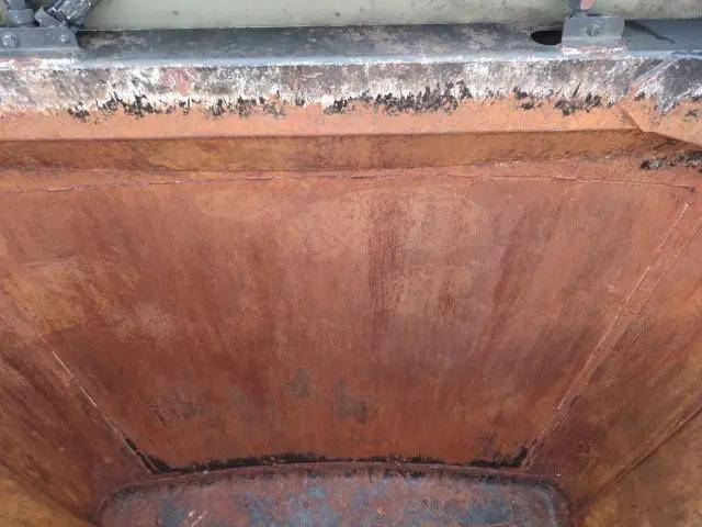 日野レンジャーパッカー車（塵芥車）中型（4t）[写真17]