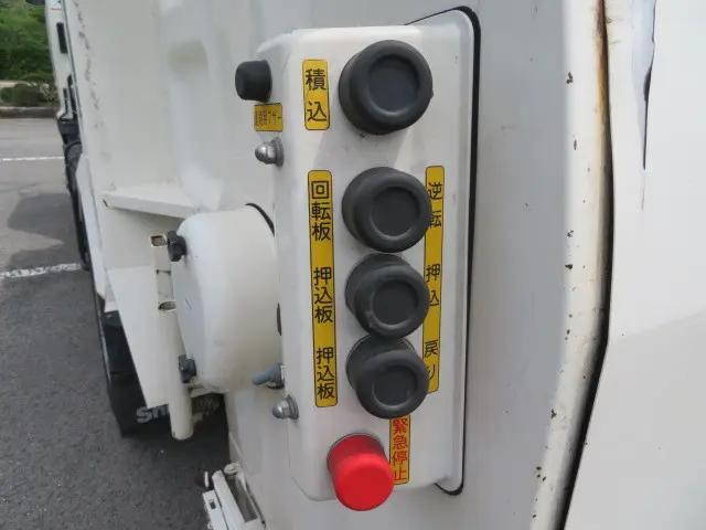 日野レンジャーパッカー車（塵芥車）中型（4t）[写真28]