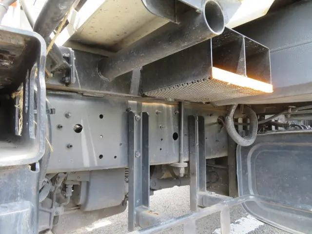 日野レンジャーパッカー車（塵芥車）中型（4t）[写真36]