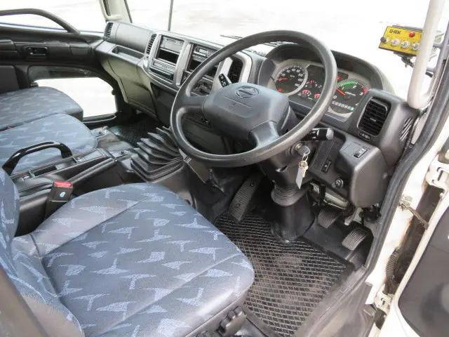 日野レンジャーパッカー車（塵芥車）中型（4t）[写真08]