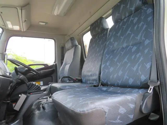 日野レンジャーパッカー車（塵芥車）中型（4t）[写真09]