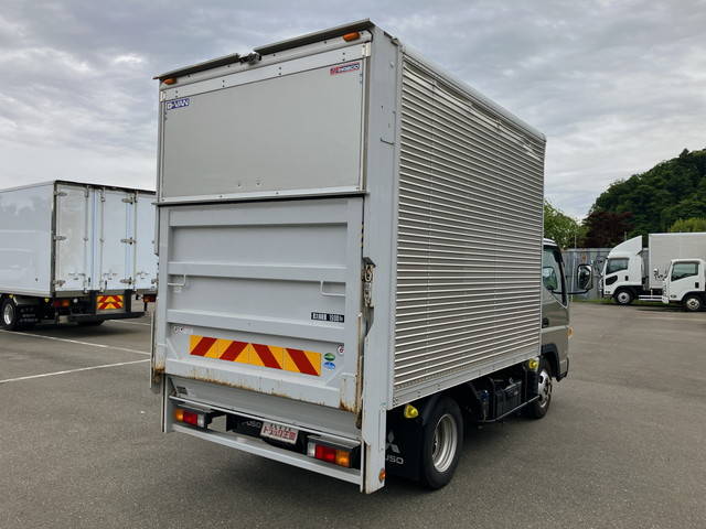 三菱ふそうキャンターアルミバン小型（2t・3t）[写真02]