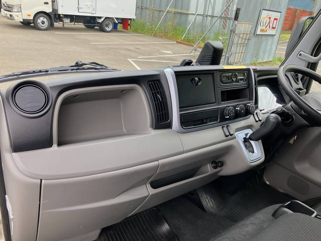 三菱ふそうキャンターアルミバン小型（2t・3t）[写真30]