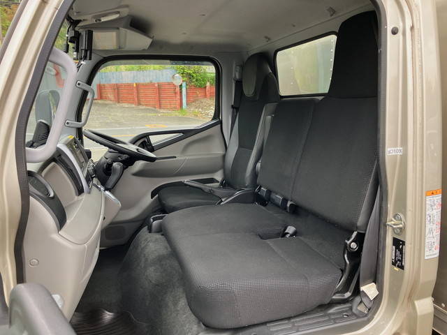 三菱ふそうキャンターアルミバン小型（2t・3t）[写真31]