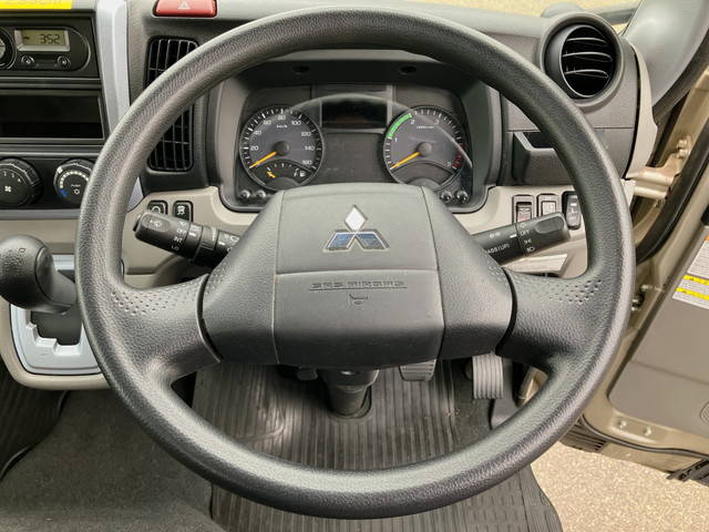 三菱ふそうキャンターアルミバン小型（2t・3t）[写真36]