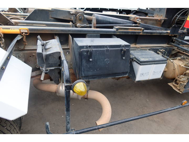 いすゞフォワードコンテナ専用車中型（4t）[写真10]